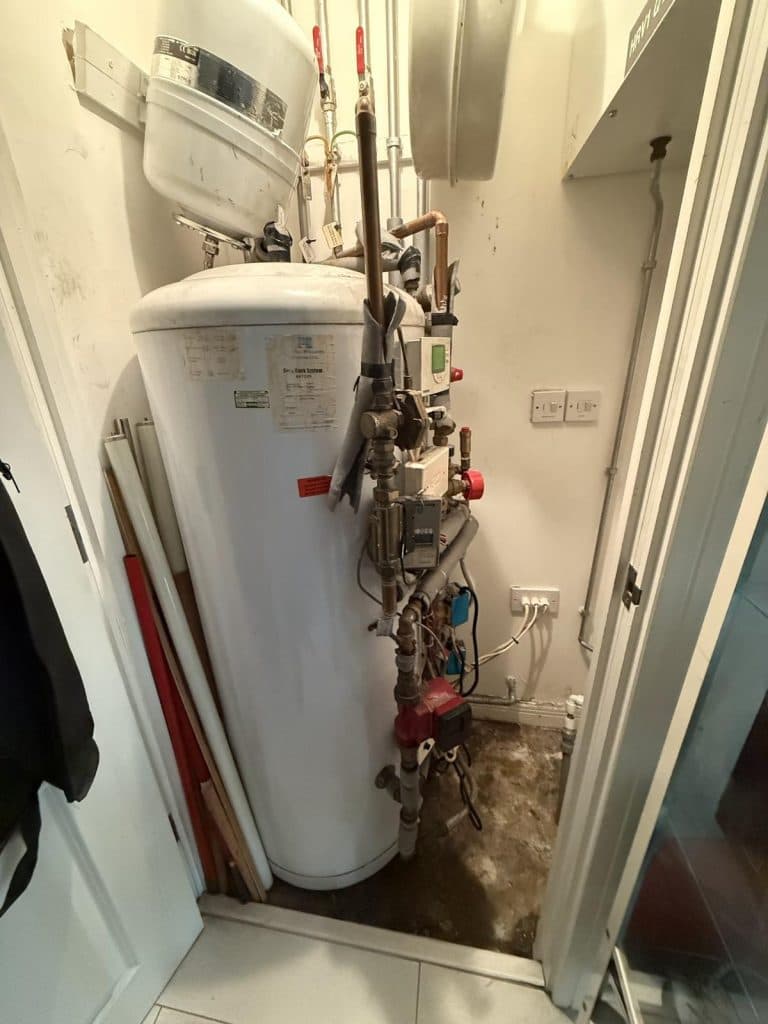 Hot water cylinder and boiler pipework installation