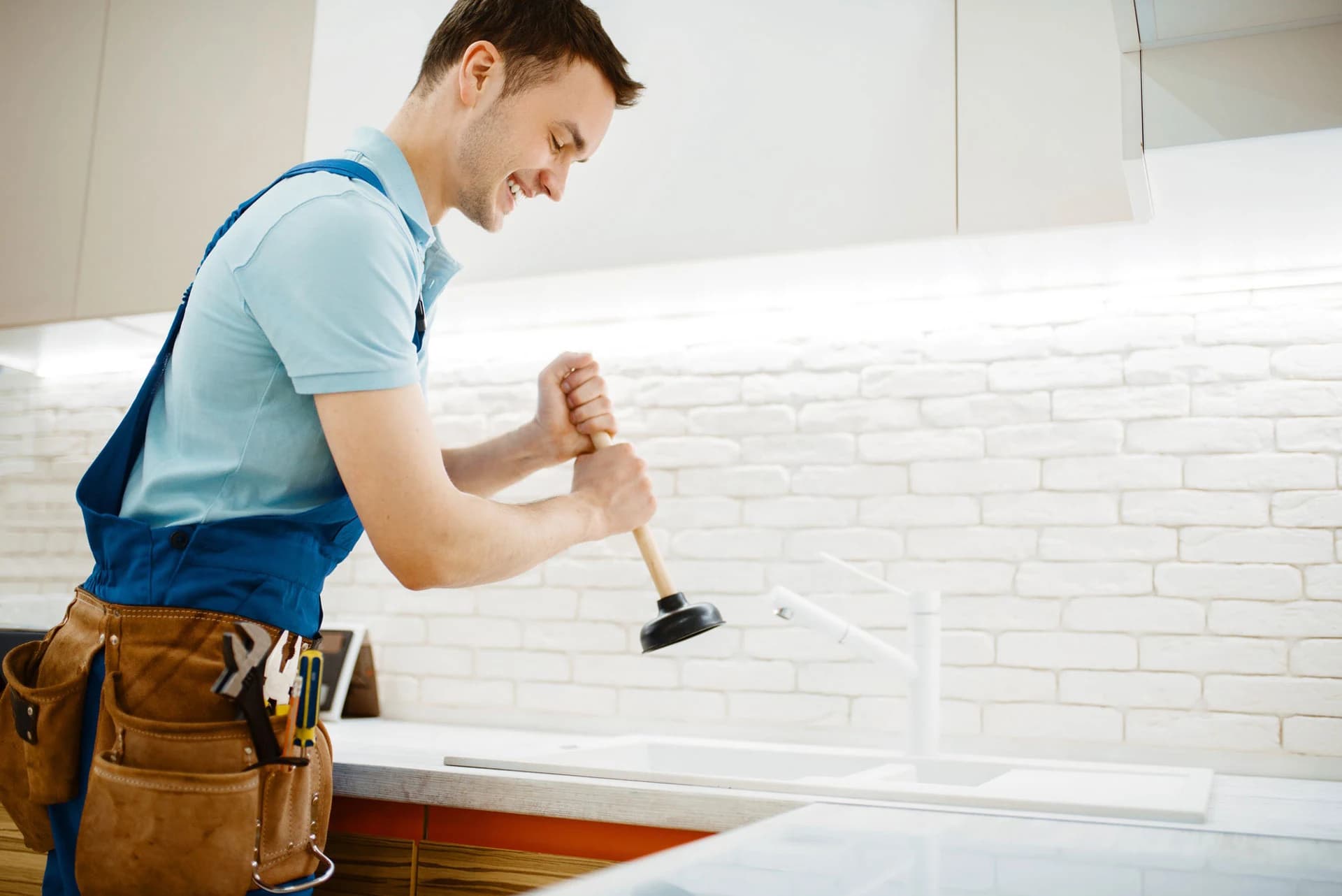 MK Heating plumber providing emergency boiler repair in East London